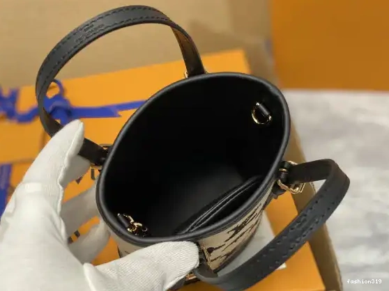 VUITTON LOUIS BUCKET NANO 0417